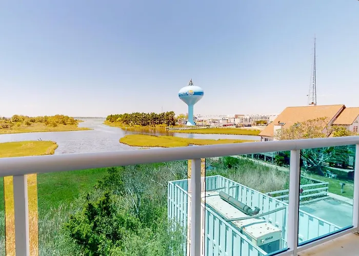 Sunset Pointe 206 Apartment