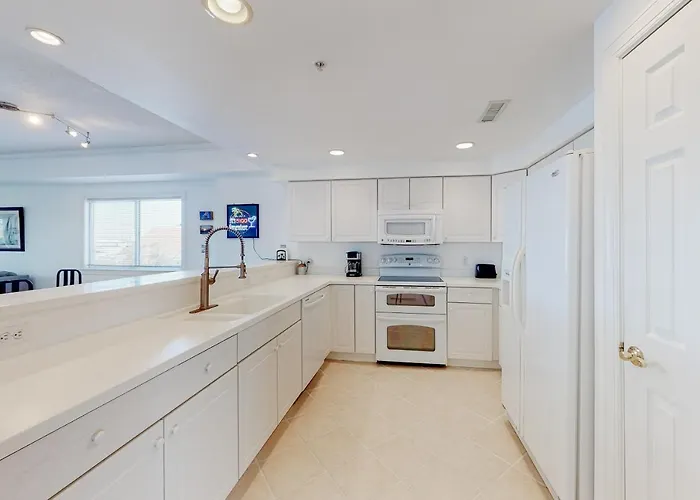 Sunset Pointe 206 Apartment *