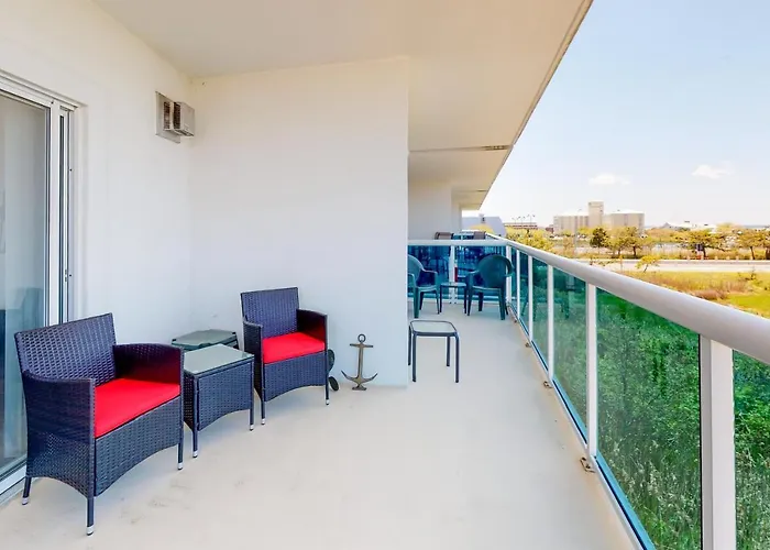 Sunset Pointe 206 *